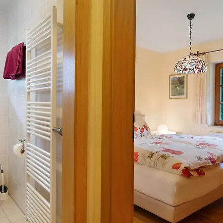 Apartamento Waldhuesli Gartengeschoss *