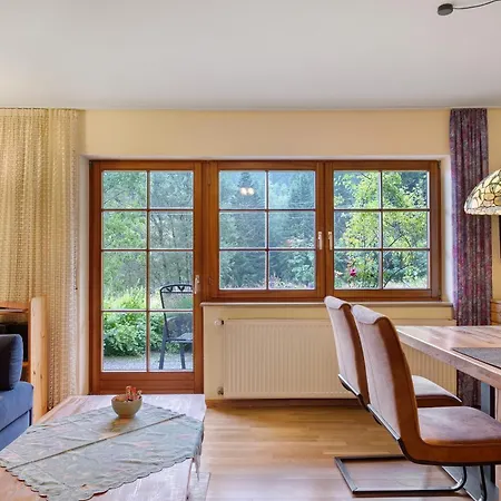 Waldhuesli Gartengeschoss Apartmán *