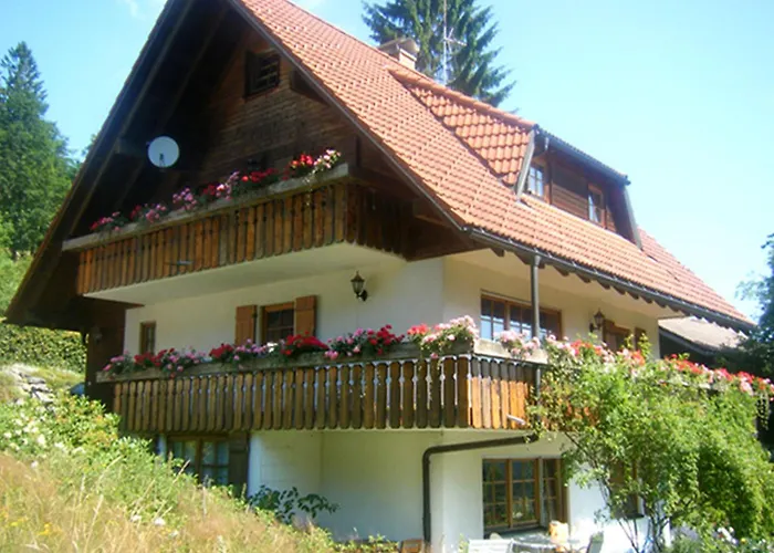 Lägenhet Waldhuesli Gartengeschoss *