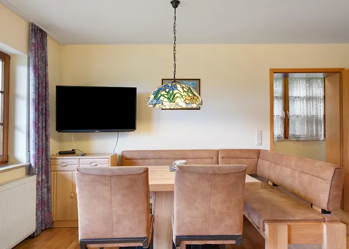 Waldhuesli Gartengeschoss Lägenhet